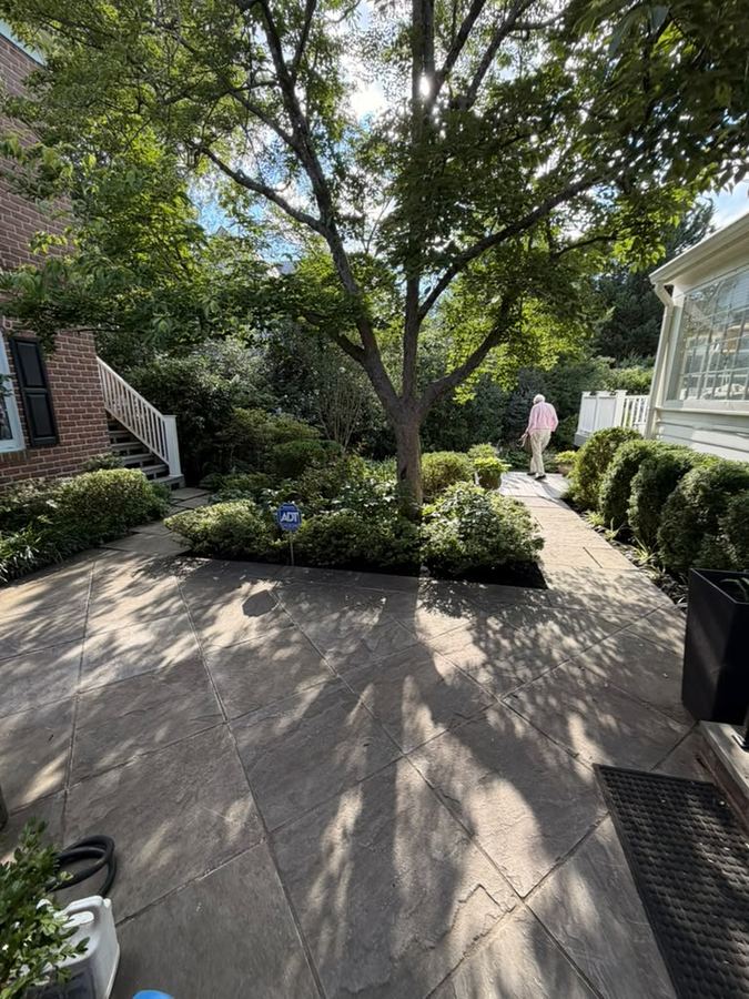 Well maintained property grounds and trees in Maryland